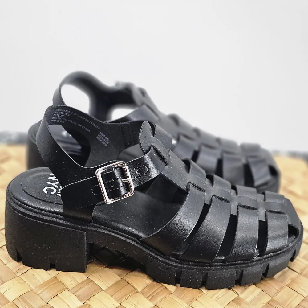 Black Fisherman Block Heel Sandals Size 9.5
